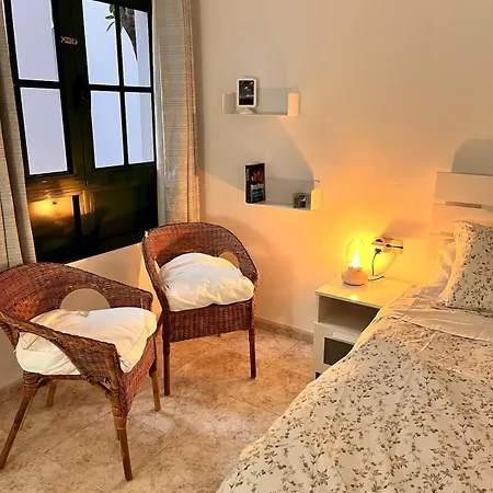 Casa Iris Ground Floor 2br Pool Walk To & Town Apartment *