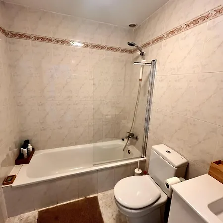 Casa Iris Ground Floor 2br Pool Walk To & Town דירה
